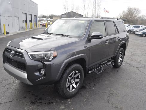 Used 2023 Toyota 4Runner TRD Off-Road Premium w/ Off Road Premium Plus Package AWD/4WD image 3