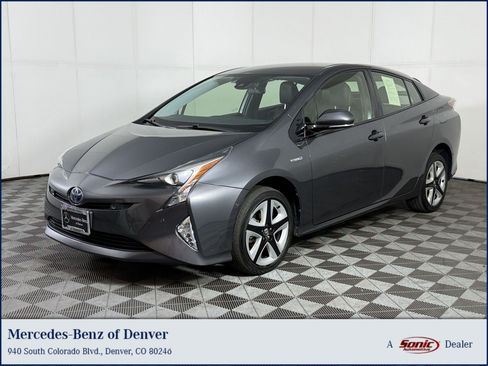Used 2018 Toyota Prius Three Touring FWD image 1