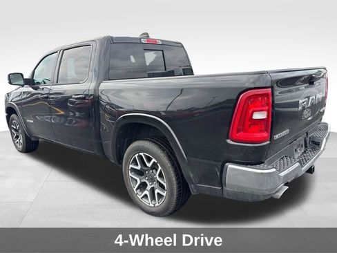 Used 2025 RAM 1500 Laramie AWD/4WD image 3