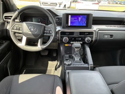 Used 2024 Toyota Tacoma SR5 AWD/4WD image 28