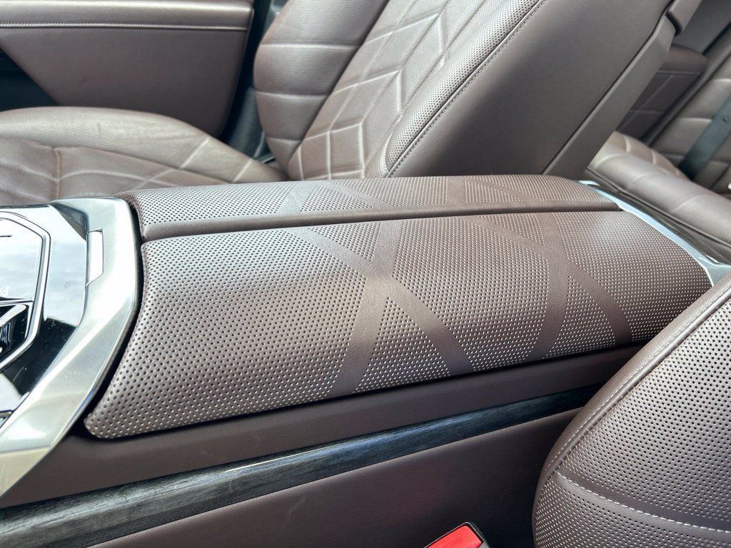 Used 2025 BMW 740i RWD image 36