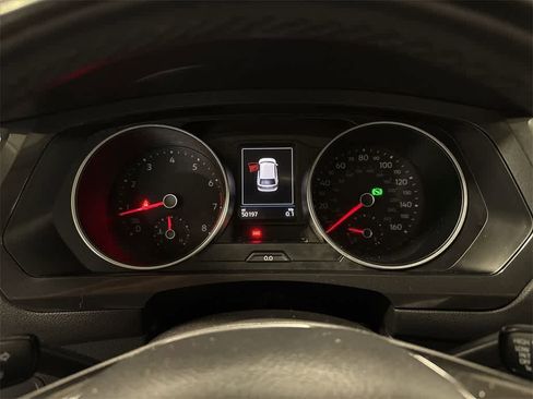 Used 2018 Volkswagen Tiguan SEL image 31