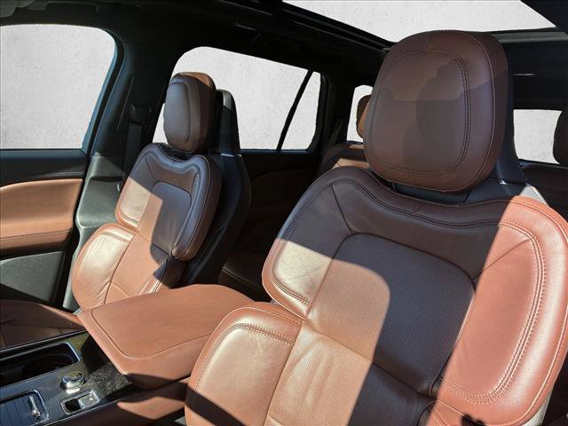 Used 2025 Lincoln Aviator Reserve w/ Equipment Group 201A AWD/4WD image 12