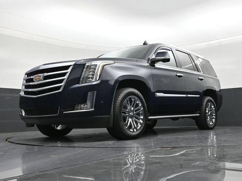 Used 2020 Cadillac Escalade 2WD image 20