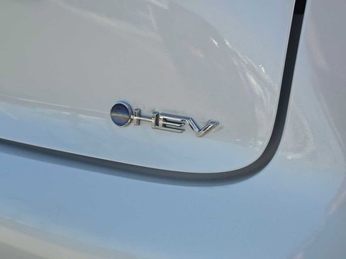 Used 2025 Toyota Prius XLE FWD image 13