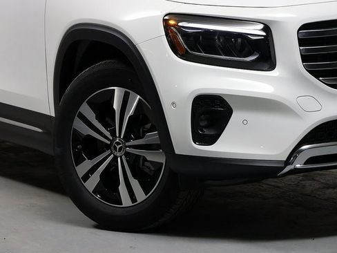 Certified 2025 Mercedes-Benz GLB 250 4MATIC image 5