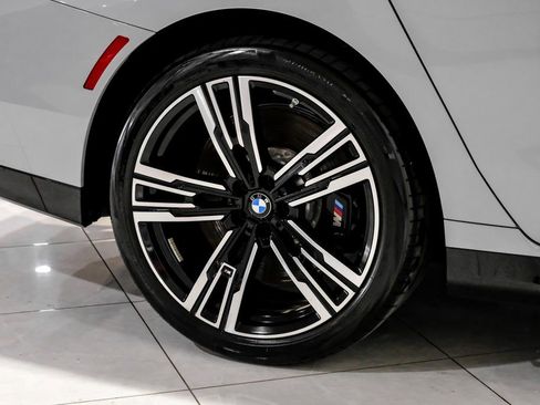 Used 2024 BMW 760i xDrive w/ Premium Package 2 AWD/4WD image 49