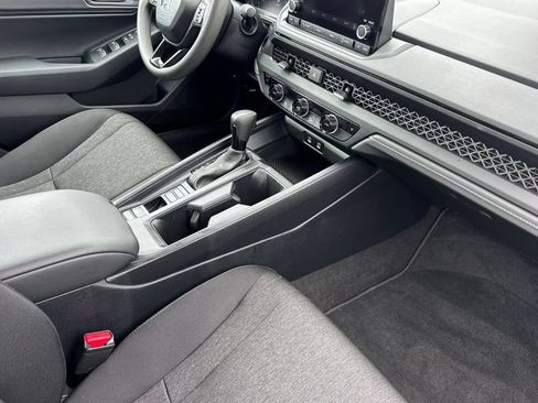 Certified 2025 Honda Accord SE image 19