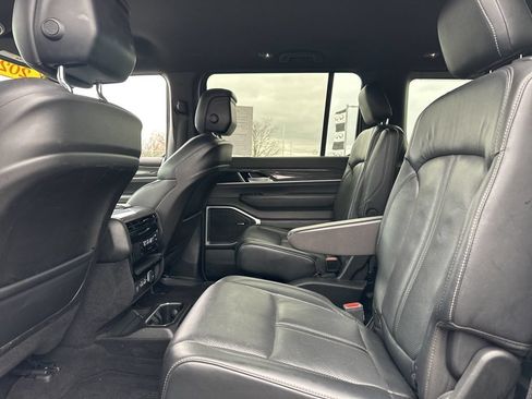 Used 2022 Jeep Wagoneer Series III w/ Flexible Seating Group AWD/4WD image 41