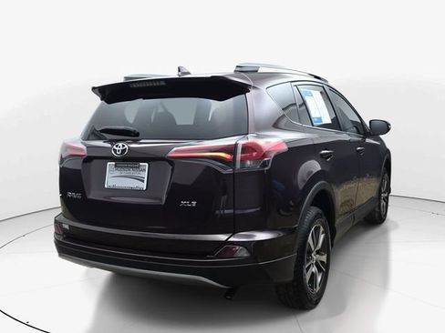 Used 2018 Toyota RAV4 XLE FWD image 6