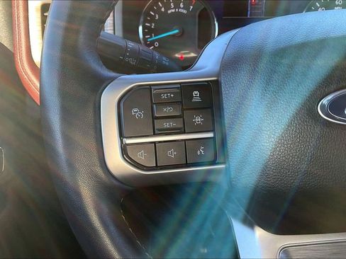 Used 2024 Ford Expedition Limited image 25