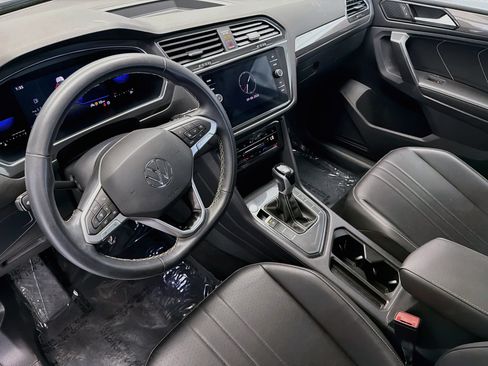 Used 2023 Volkswagen Tiguan SE FWD image 6