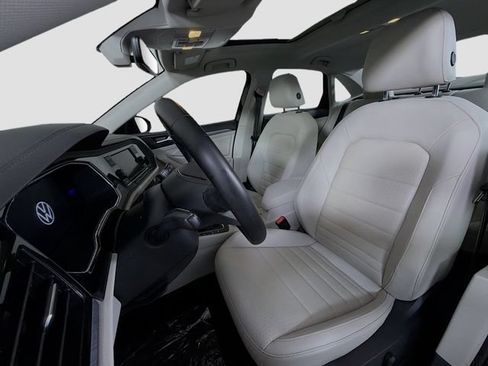 Used 2022 Volkswagen Jetta SE FWD image 11