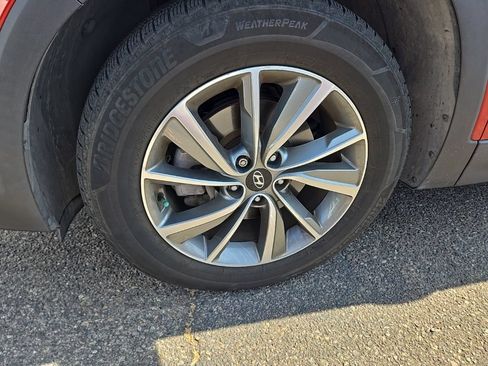 Used 2019 Hyundai Santa Fe FWD image 10