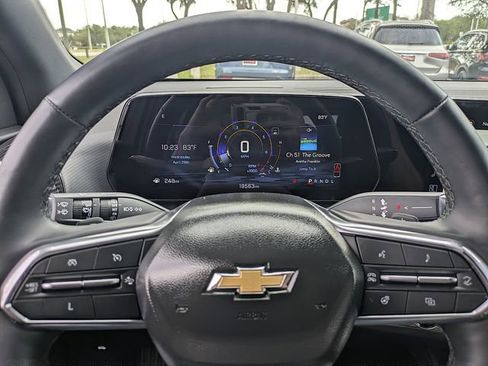 Used 2025 Chevrolet Equinox LT FWD image 29