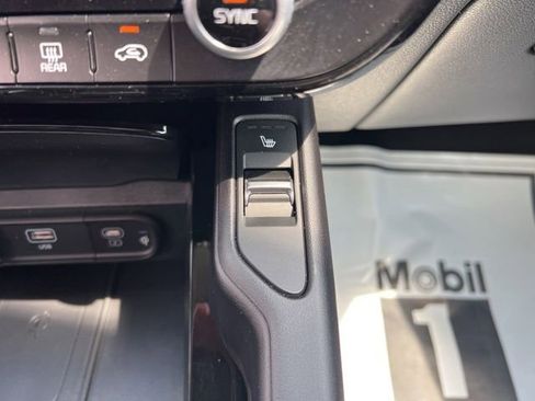 Certified 2025 Kia Telluride S image 26