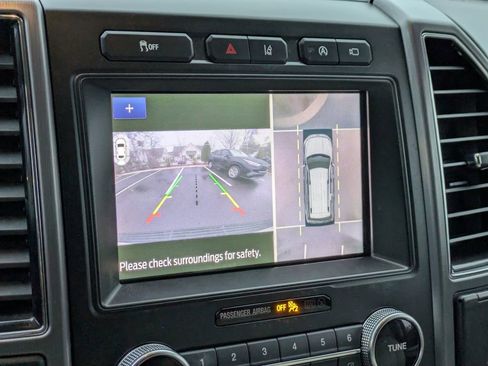 Used 2021 Ford Expedition Platinum image 23