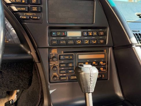 Used 1992 Chevrolet Corvette Coupe image 16