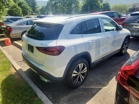New 2026 Mercedes-Benz GLA 250 4MATIC image 2