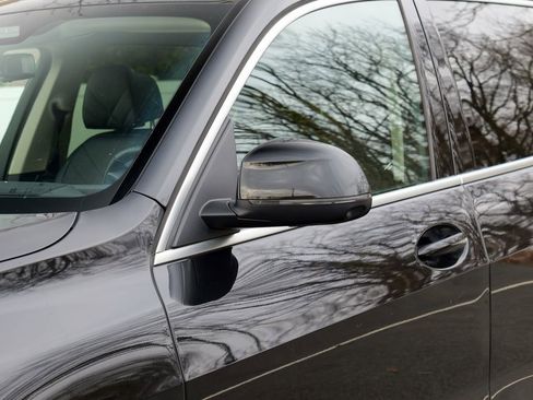 Used 2023 BMW X7 xDrive40i w/ Climate Comfort Package image 11