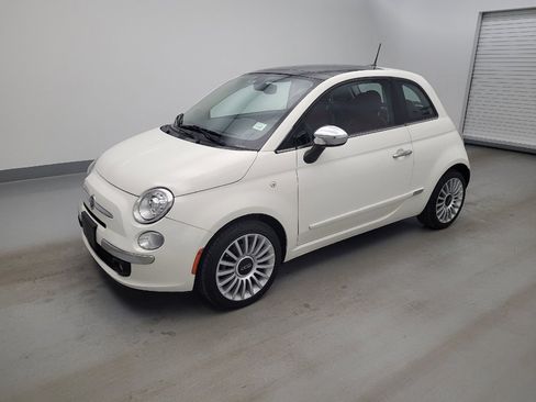 Used 2017 FIAT 500 Lounge FWD image 2
