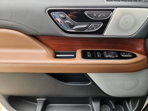 Used 2022 Lincoln Navigator Reserve image 27