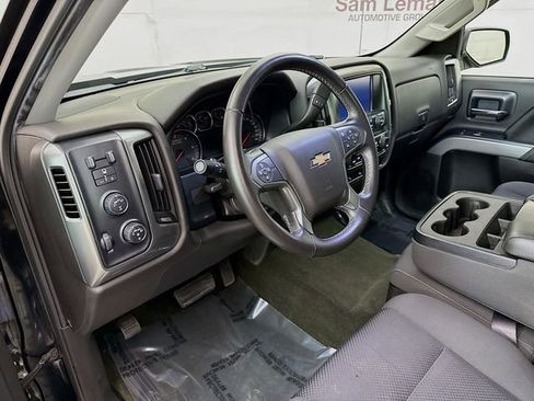 Used 2018 Chevrolet Silverado 1500 LT w/ Midnight Edition image 9