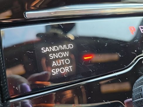 New 2025 Jeep Grand Cherokee L Limited w/ Luxury Tech Group II image 65