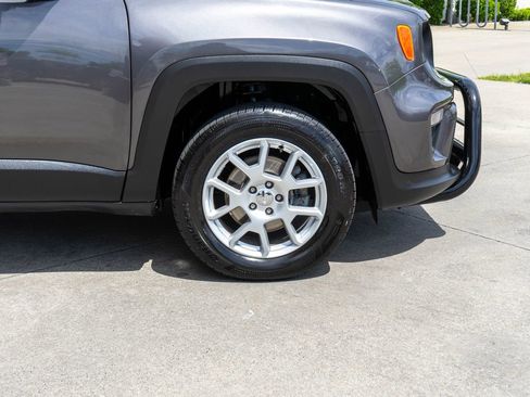 Used 2021 Jeep Renegade Latitude w/ Convenience Group AWD/4WD image 35