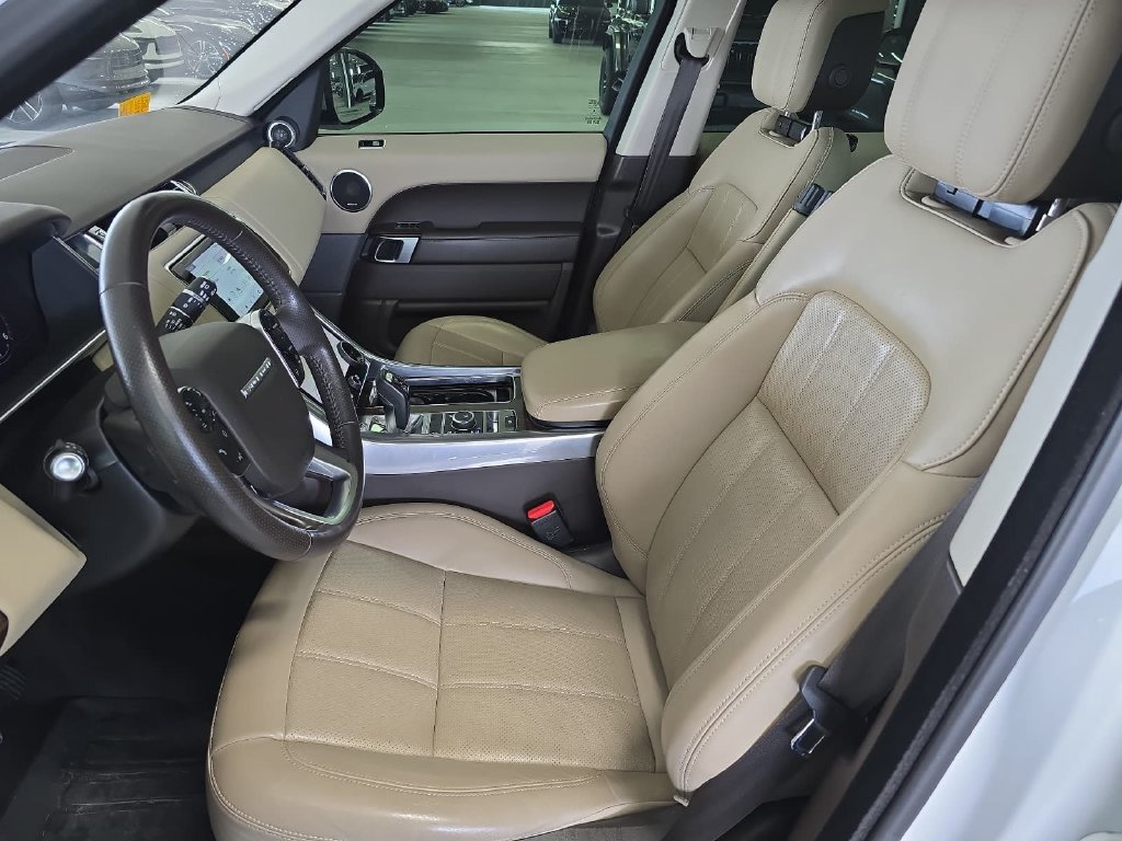 Used 2020 Land Rover Range Rover Sport HSE AWD/4WD image 5