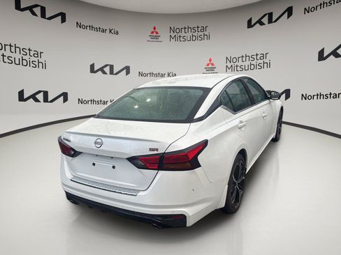 Used 2023 Nissan Altima 2.5 SR FWD image 3
