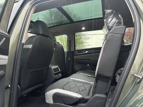 New 2026 Volkswagen Atlas Peak Edition AWD/4WD image 13