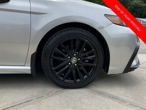Used 2022 Toyota Camry SE image 9
