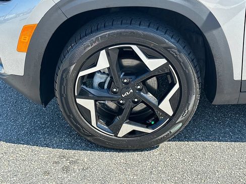 Used 2025 Kia Seltos S FWD image 11