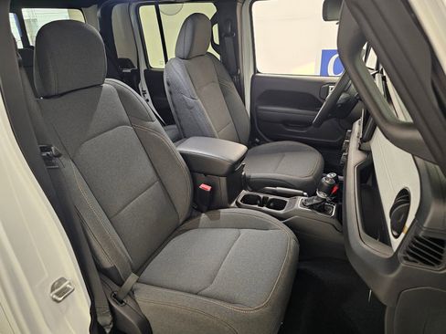 New 2026 Jeep Gladiator Sport image 30