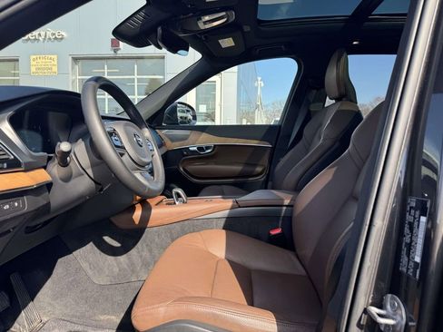 Used 2024 Volvo XC90 T8 Plus w/ Protection Package Premier image 13