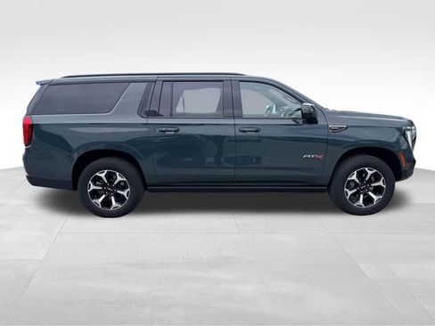 Used 2025 GMC Yukon XL AT4 AWD/4WD image 4