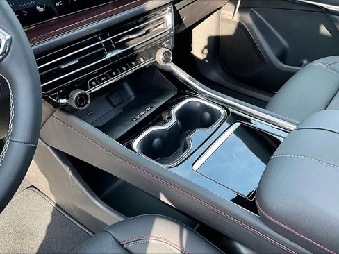 New 2026 Chevrolet Traverse Z71 w/ Driver Confidence Package image 8