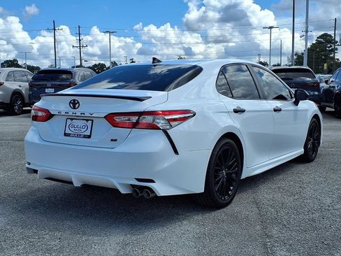 Used 2020 Toyota Camry SE FWD image 2
