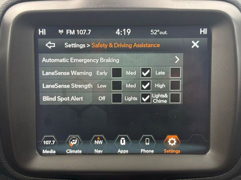 Used 2021 Jeep Renegade Latitude w/ Sun & Sound Group AWD/4WD image 40