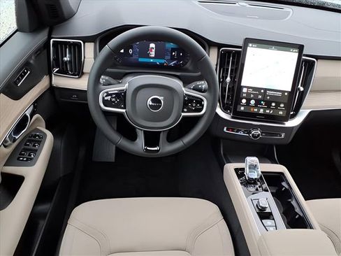 New 2026 Volvo XC90 B6 Plus w/ Protection Package Premier AWD/4WD image 13
