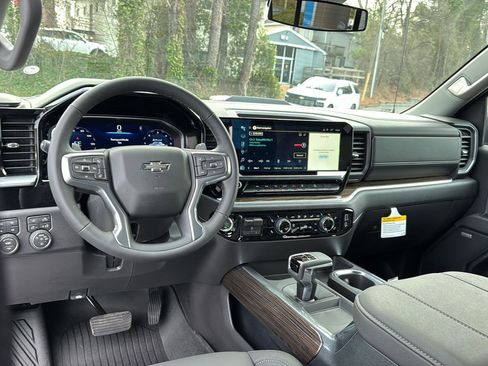 Used 2026 Chevrolet Silverado 1500 LT Trail Boss w/ LT Trail Boss Premium Package image 16