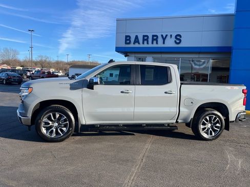 Used 2024 Chevrolet Silverado 1500 LT image 2