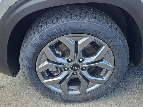 Certified 2024 Kia Seltos LX AWD/4WD image 7