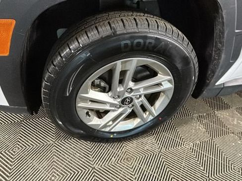 Certified 2025 Hyundai Tucson SE AWD/4WD image 9