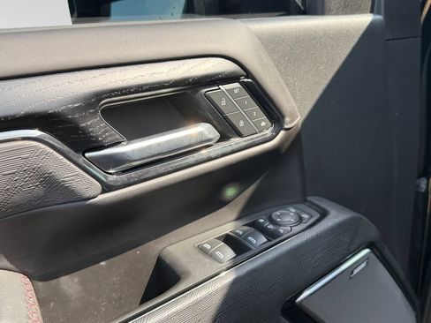 Used 2024 GMC Sierra 2500 AT4X AWD/4WD image 20