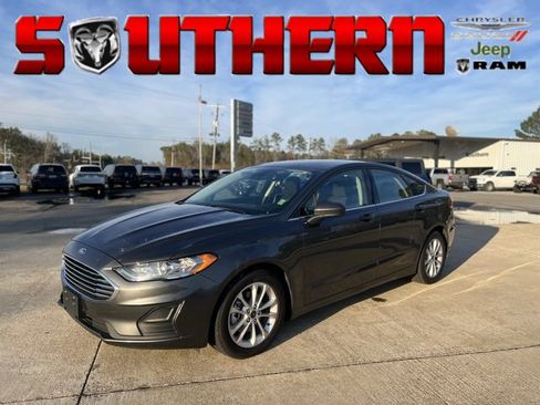 Used 2019 Ford Fusion SE image 1