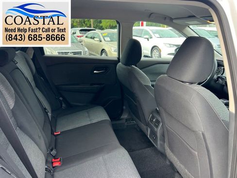 Used 2022 Nissan Rogue SV FWD image 15