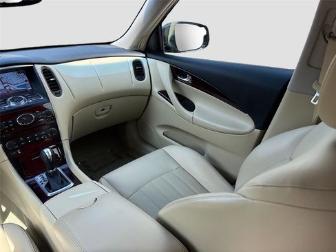 Used 2017 INFINITI QX50 AWD w/ Premium Plus Package image 25