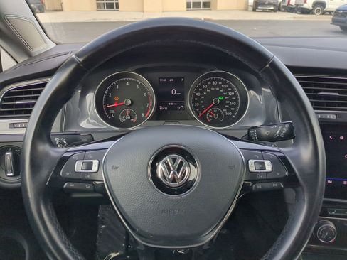 Used 2018 Volkswagen Golf S image 18